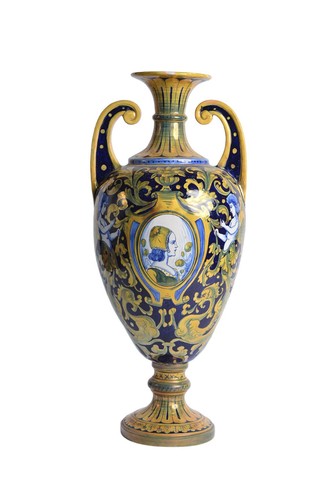 Large antique robbia gualdo - antique,