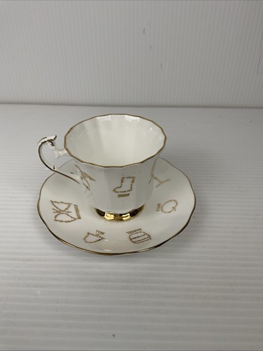 Fortune telling tea - telling, cup