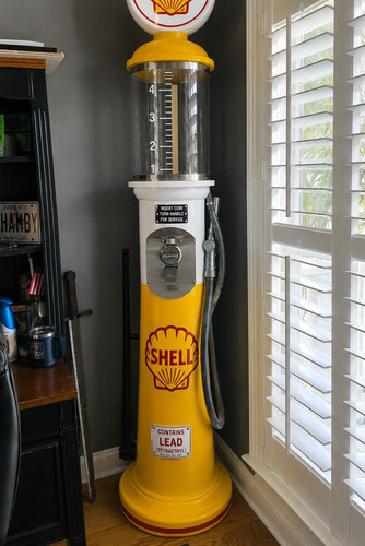Beaver gas pump - gas, 25¢
