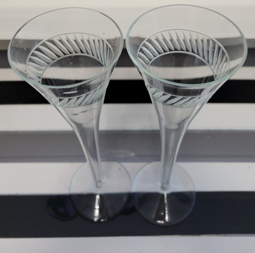 Clear glass trumpet - trumpet, style