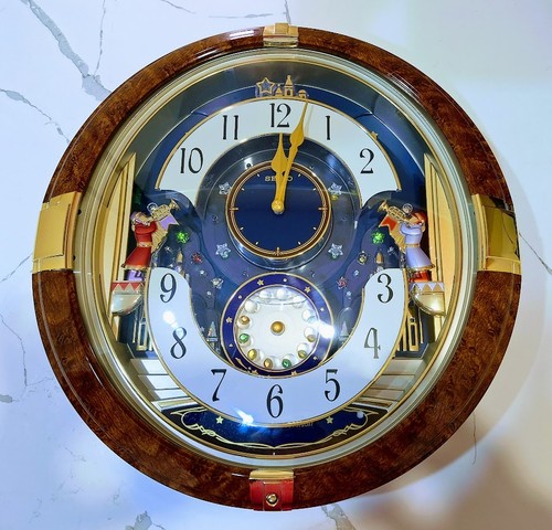 Seiko huge wall clock - huge,