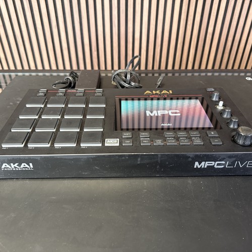Akai professional mpc live - professional,