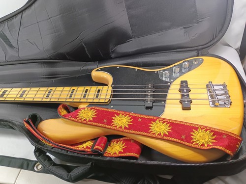 2016 squier fender jazz - "2016,