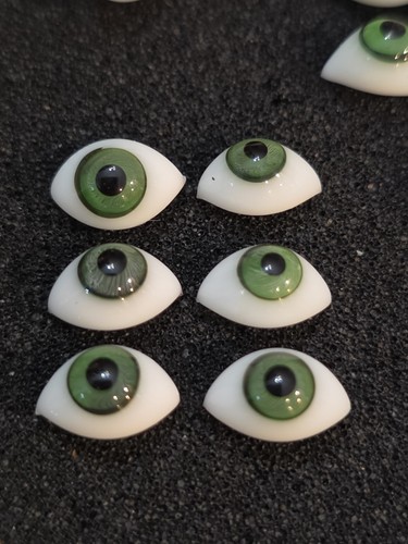 Glass eyes green pinch - 10,