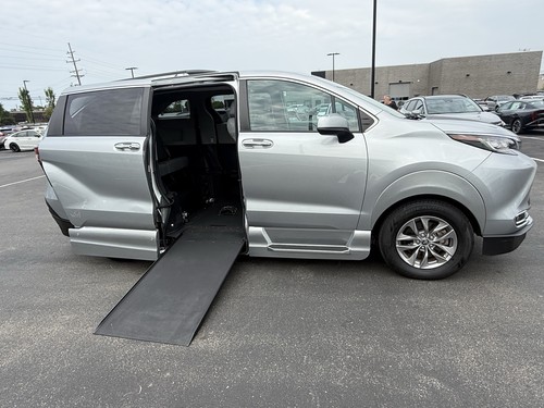 2022 toyota sienna - toyota,