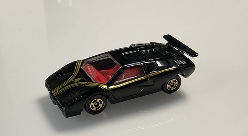 Tomica lamborghini countach - lamborghini,