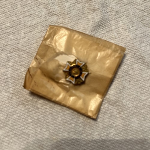Vtg vfw auxiliary gold - auxiliary, tone