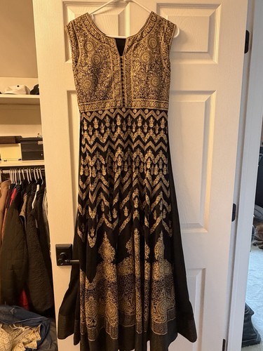 Black gold embroidered - gold,