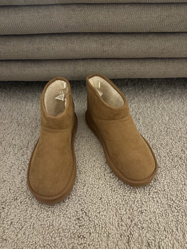 New gap kids sherpa boots - new,