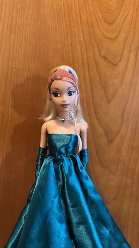 Ariana grande doll grammys - grande,