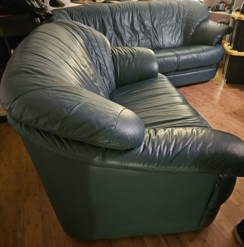 Natuzzi leather couch and