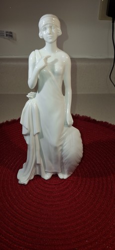 Beautiful porcelain flapper - beautiful,