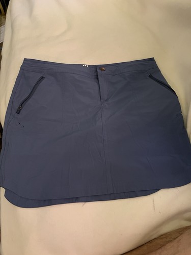 Title nine rogue skort size - nine,