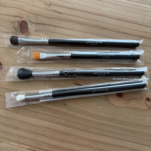 Younique deluxe crease - deluxe,