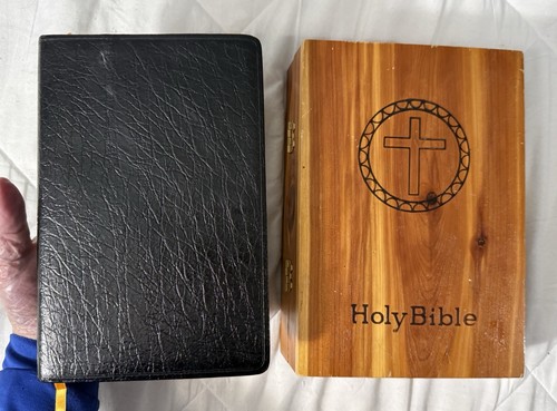 2005 holy bible nab oxford - bible, w/