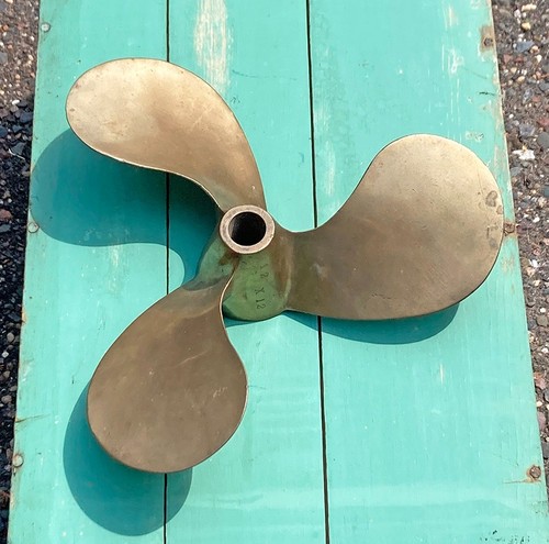 Vtg brass blade - brass, 3-blade