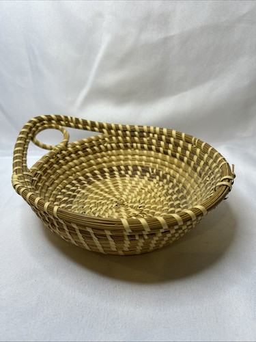Gullah sweetgrass basket - sweetgrass,