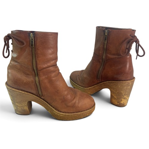 Size born capella platform - size,