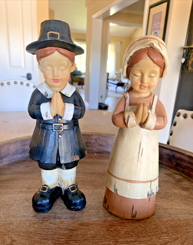 Pair praying pilgrim - pair,