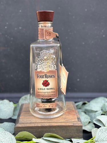 Four roses single - roses, barrel