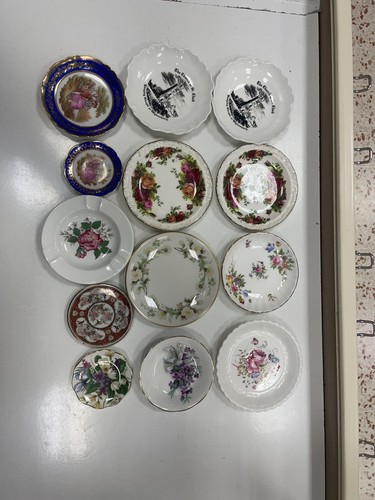 Lot small china - of,