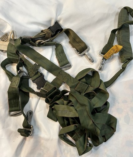 Military parachute harness - us,