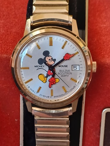 Vintage 1977 bulova - 1977,