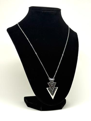 Silver tone necklace arrow - tone,