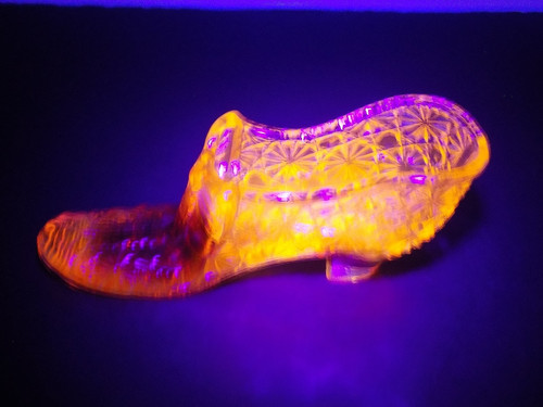 Kanawha amberina cadmium glass - amberina,