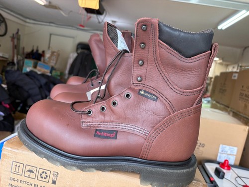 Men red wing - wing, work