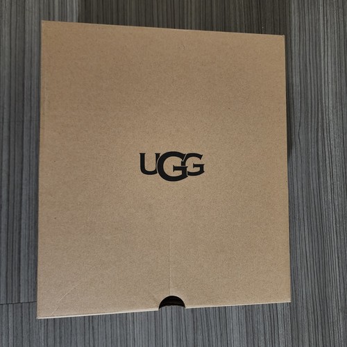 Ugg empty shoebox - "empty,