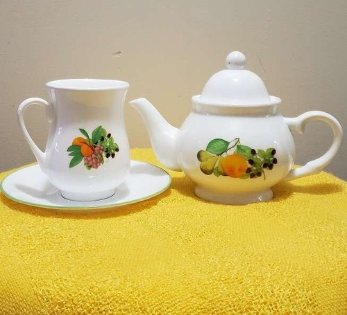 Teapot saucer cup - teapot/saucer,