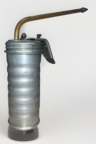Vtg handheld oil - can, pump