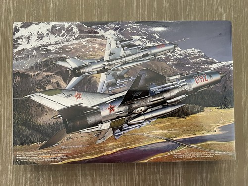 Fujimi mig mf - mig-21, red