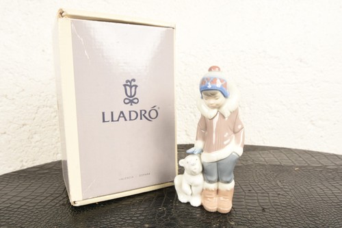 Lladro eskimo boy pet - w/pet, 5238