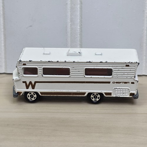 Tomica winnebago motor home - winnebago,
