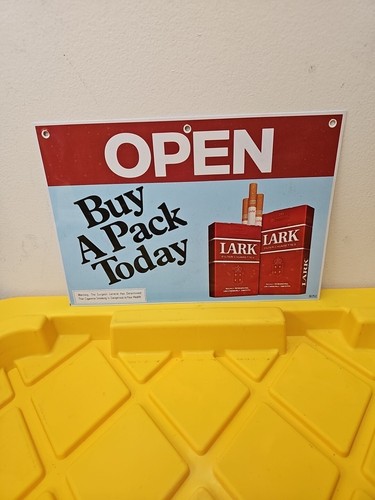 Lark cigarette open closed - lark,