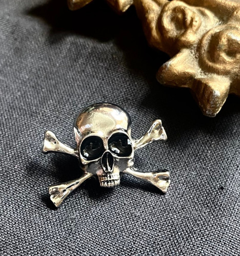 Skull and crossbones spooky - and,