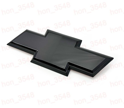 Black rear tailgate bowtie - rear,