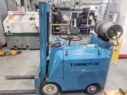 Towmotor forklift 350 - forklift,