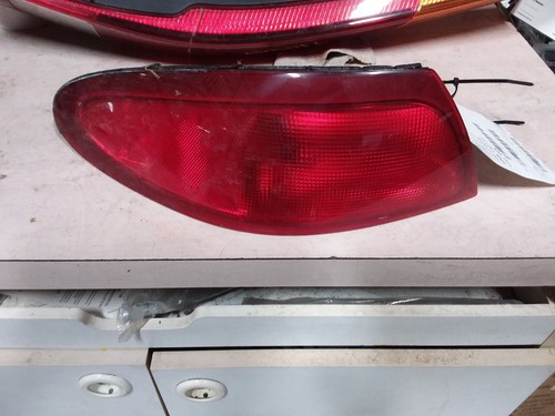 Driver tail light sedan - tail,