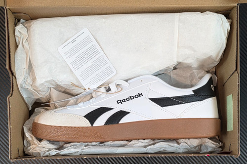 Size reebok unisex - 10),