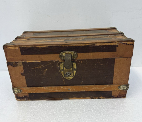 Vintage steamer trunk salesman - steamer,