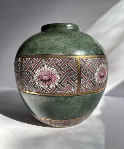 Green vase with oriental - green,