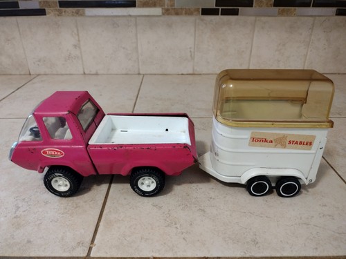 Vtg pink tonka - tonka, stables