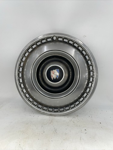 1967 buick lesabre hubcap - buick,