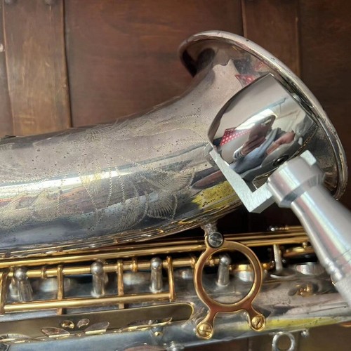Saxophone trumpet horn tuba - saxophone,