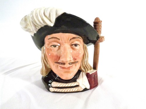 Royal doulton small toby - royal,