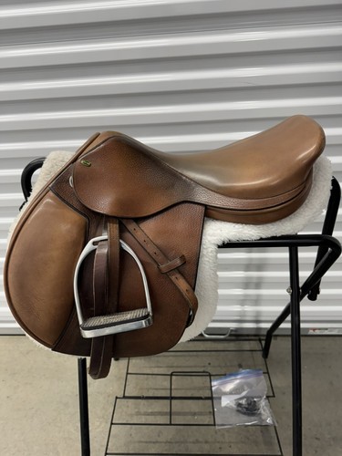 Bevel natural saddle - 17”,