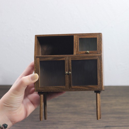 Scale dollhouse miniatures - 1/6,